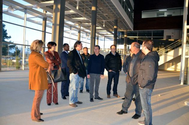 Superintendente de shopping conversa com diretoria da entidade